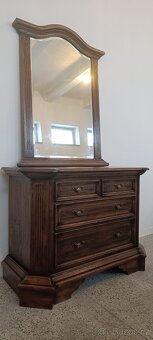 Starožitná komoda + zrcadlo, nábytek z masívu - 17