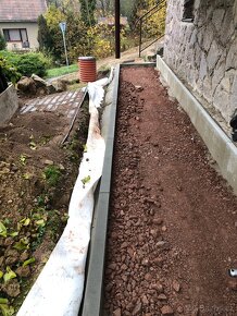 Pokládka zámkové dlažby a výkopové práce - 17