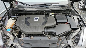 VOLVO V40 2.0 D3 150 SUMM CROSS COUNTRY - 17