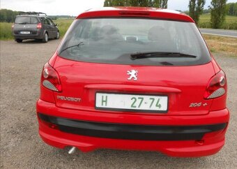 Peugeot 206 1,1 i 44 kW PLUS Serviska benzín - 17