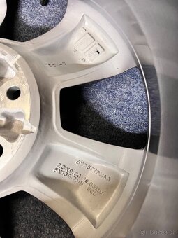 6x139.7 R20 Orig. Dodge RAM 1500 REBEL - TOP STAV - - 17