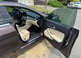 Mercedes-Benz CLA 250 7G-DCT - 17