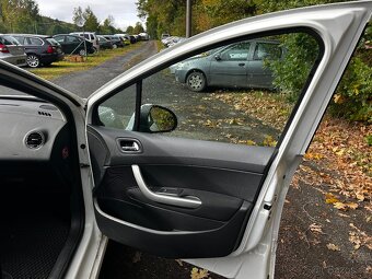 Peugeot 308 SW 2,0 HDi 103kW, r.v. 11/2010, nová STK - 17