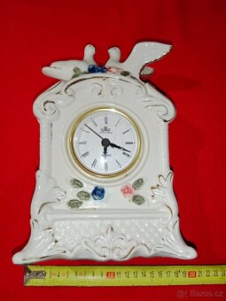 Hodiny za zeď, krbové, budíky, atd. celkem 24 ks  PRIM atd. - 17