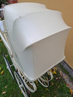 Starožitný kočárek pro panenky č.  636 - 17