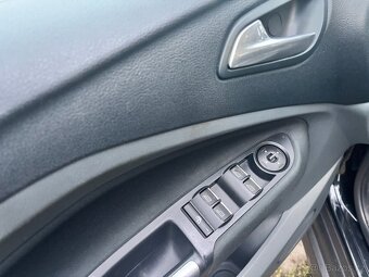 Grand C-Max 1.6TDci, 1.majitel v ČR, Tažné, 2012, Pěkný stav - 17