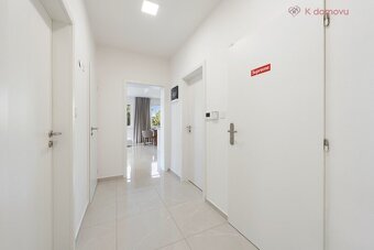Prodej bytu 3+kk s terasou 90m2 a parkováním u domu, Praha Z - 17