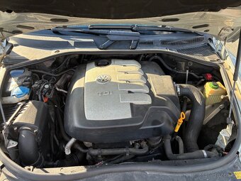 Tuareg  2,5 TDI 128kw - 17