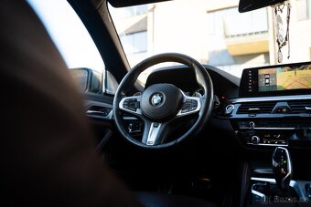 BMW M550i V8 - 17