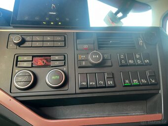 Volvo FH16 750 6x4 / Hydraulika / Full air - 17