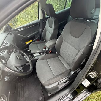 ŠKODA OCTAVIA 3 facelift Kombi 2018 1.4TSI BLACK - 17