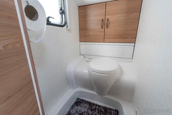 Príves 2022 Hobby De Luxe 540 KMFe – Plne vybavený 🚐✨ - 17