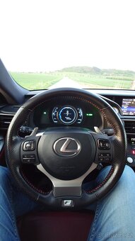 Lexus RC 300h F SPORT - 17