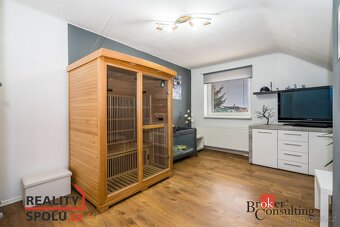 Prodej, domy/rodinný, 576 m2, 53401 Ostřetín, Pardubice [ID  - 17
