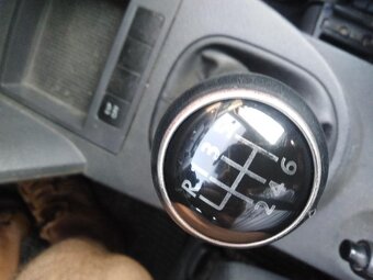 VW TOURAN  1,9 TDi RV 2010,,, NAFTA 77 KW S TAŽNÝM 6. KVALT - 17