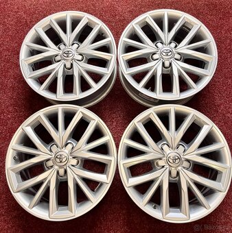 5x114,3 R17 ORIGINÁL Alu Toyota Corolla 2022 - JAKO NOVÉ - 17