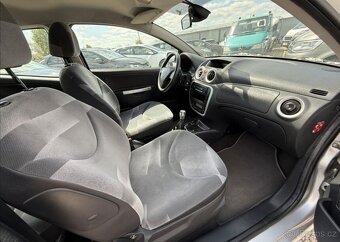 Citroën C2 1,4 97tKm EXCLUSIVE DIGIKLIMA benzín manuál 54 kw - 17