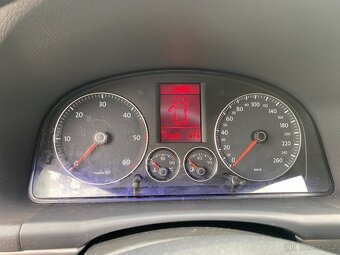Volkswagen Touran, 2.0 TDI Highline,7míst - 17