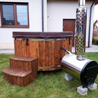 Koupací sud s vířivkou a venkovním ohřevem vody - 17