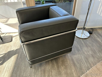 Designové křeslo Cassina LC2 Le Corbusier jednomístné šedé - - 17