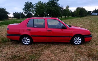 Volkswagen Vento 1.9D - 17