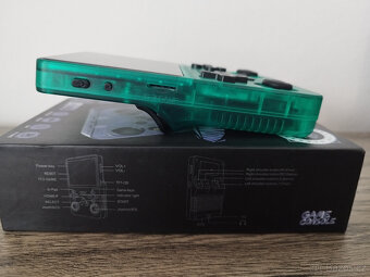 Handheld konzole R36S (verze ArkOS 2.0) +15000 her mix barev - 17