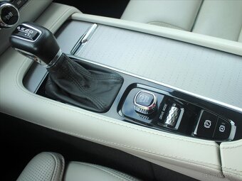 Volvo XC90 2,0 D5 Inscription 7míst ČR 1.maj  8A/T Inscripti - 17