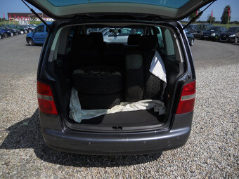 Volkswagen Touran 2.0 TDi 103Kw - 17