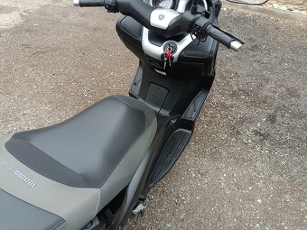 Yamaha x max 125i Cz doklady v ceně černý 2 - 17