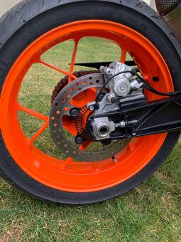 KTM Duke 690R - 17