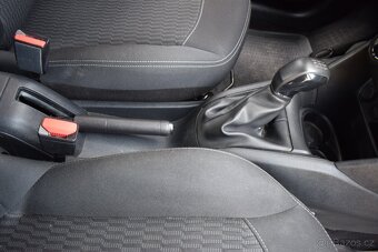 Peugeot 208 1.2i/5DVÉŘ/ČR/1MAJ/2017/129TKM - 17