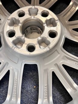 5x114,3 R17 Toyota Corolla Alu disky - NOVÝ STAV - 17
