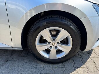 Škoda Superb 3 2.0 TDI 110kW Man. Full LED Tempomat Navigace - 17