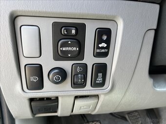 Toyota Hilux 2,5 D-4D  Double Cab Terra (2010) - 17