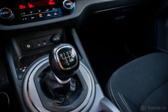 Kia Sportage 1.7 CRDi, 85kW (2015) - 17