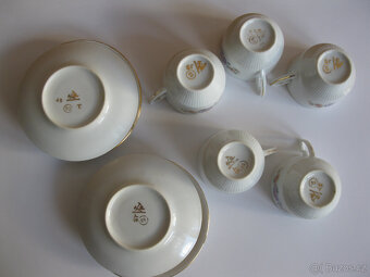 hrníčky,malachitová dóza,skleničky,krásná růž.váza ,sošky - 17