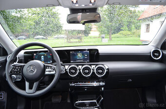 PRODÁM MERCEDES BENZ A 180D NOVÝ MODEL 2022 119.000KM DPH - 17