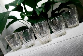 Skleněné poháry, misky, sklenice na kávu a jiné.. - 17