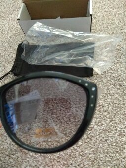 Nové dámské sluneční brýle Avon - UV 400 - různé - 17