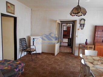 Prodej 2 rodinných domů celkem 260 m², pozemek 1371 m² - 17