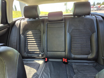 VW Passat B7 Variant 2.0TDI 103kw,DSG,tažné,alcantara,2011 - 17