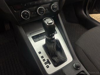 Škoda Octavia 2,0Tdi 110kw DSG Xenony pěkná výbava - 17