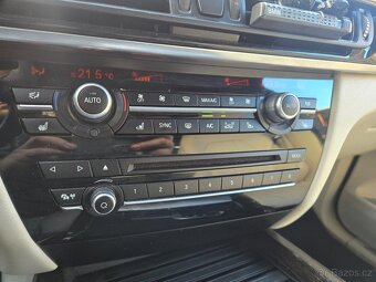 BMW X5 F15 40d xDrive 230kw, M-Paket, velký servis i výbava - 17