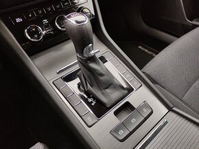 Škoda Superb III DSG STYLE MATRIX NAVI SENZORY TAŽNÉ - 17