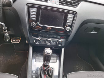 Škoda Octavia 3 RS 2.0 TDi 135 kW /DSG/4×4/Combi/WEBASTO - 17