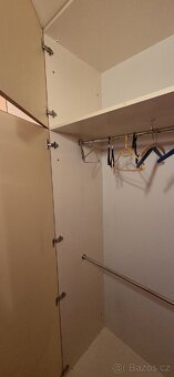 Předsiň - šatní skříň, botníky, skříňky - 17