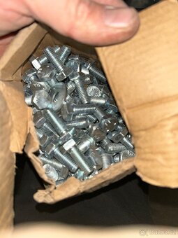 Spojovací materiál Šrouby,matky.. nové m8-m30 - 17