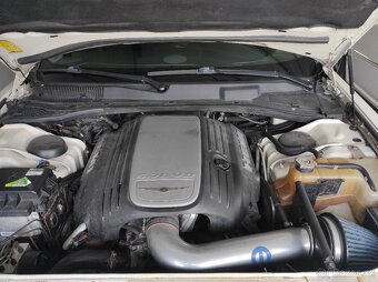Chrysler 300C 5,7 Hemi - 17