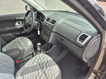 Škoda Fabia II 1,4 i Ambiente Klima ESP Combi   88.000Kč - 17