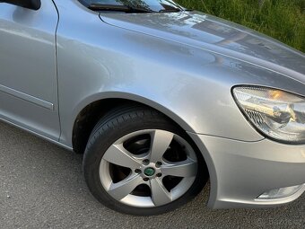 Škoda Octavia 1.6TDI 77kw Elegance 219 000km - 17